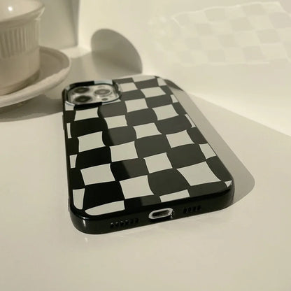 Checkerboard - iPhone 13 Pro